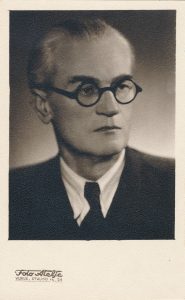 Vincas Mykolaitis-Putinas. 1959 m. MLLM F1 1420. Maironio lietuvių literatūros muziejus. Naudojimo teisės: PD. Nuotrauka iš LIMIS