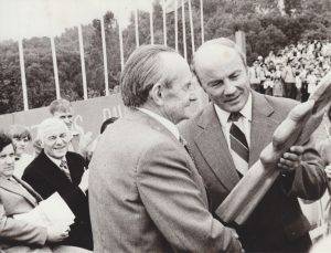 A. Miškinis – „Poezijos pavasario“ laureatas. 1981 m. MLLM F3 11203. Maironio lietuvių literatūros muziejus. Naudojimo teisės: PD. Nuotrauka iš LIMIS