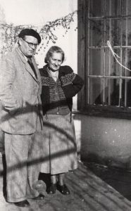 Nežinomas fotografas. Kazys Boruta ir Jadvyga Čiurlionytė. Apie 1952 m. MLLM F2 1413. Maironio lietuvių literatūros muziejus. Naudojimo teisės: PD. Nuotrauka iš LIMIS