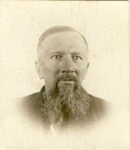 Liudas Gira. Apie 1940 m. MLLM F 17. Maironio lietuvių literatūros muziejus. Naudojimo teisės: PD. Nuotrauka iš LIMIS