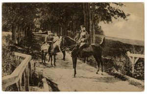 Nežinomas fotografas. Vyriausias kariuomenės vadas generolas S. Žukauskas pafrontėje. XX a. 2 deš. pab. – XX a. 3 deš. Šiaulių „Aušros“ muziejus. Naudojimo teisės: CC BY-NC-ND. Nuotrauka iš Europeanos