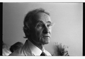 Bernardas Aleknavičius. [Architektas, pedagogas, visuomenės veikėjas, profesorius Algimantas Nasvytis. Klaipėda] : [negatyvas]. 1993. Klaipėdos apskrities viešoji I. Simonaitytės biblioteka. Naudojimo teisės: CC BY-NC-ND. Nuotrauka iš Europeanos