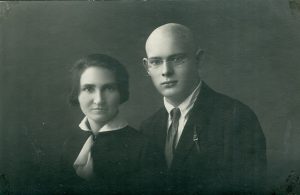 Nežinomas fotografas. Kazys Boruta su žmona Ona Kazanskaite-Borutiene. 1927 m. MLLM F 2193. Maironio lietuvių literatūros muziejus. Naudojimo teisės: PD. Nuotrauka iš LIMIS