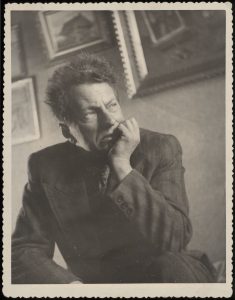 Nežinomas fotografas. Kompozitorius ir dirigentas Balys Dvarionas. XX a. II p. ČDM M 1-56-6/76. Nacionalinis M. K. Čiurlionio dailės muziejus. Naudojimo teisės: CC BY-NC. Nuotrauka iš LIMIS