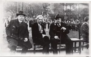 Juozas Končius, Vydūnas, Mykolas Romeris. Apie 1950 m. MLLM F3 16478. Maironio lietuvių literatūros muziejus. Naudojimo teisės: PD. Nuotrauka iš LIMIS