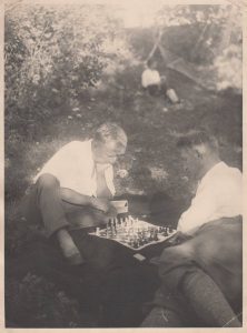 Albinas Rimka ir Balys Sruoga. 1935 m. vasara. Maironio lietuvių literatūros muziejus. Naudojimo teisės: CC BY-NC-ND. Nuotrauka iš Europeanos
