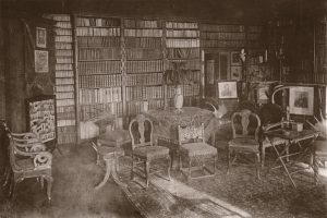 Janas Bulhakas. Tado Vrublevskio buto Vilniuje interjeras. XX a. 2 deš. – XX a. 3 deš. Lietuvos nacionalinis muziejus. Naudojimo teisės: CC BY-NC-ND. Nuotrauka iš Europeanos