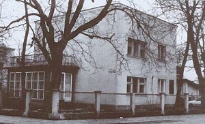 Namas Vilniuje, kuriame K. Petrauskas su šeima gyveno 1959–1968 m. Nuotr. iš kn.: Operos solistas Kipras Petrauskas, 1885–1968. – Kaunas, 2005, p. 30.