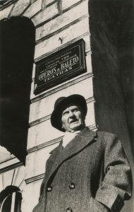 Portretas. Kipras Petrauskas. Vilnius, apie 1956–1962 m. Lietuvos teatro, muzikos ir kino muziejus. Naudojimo teisės: CC BY-NC-ND. Nuotrauka iš ePaveldo
