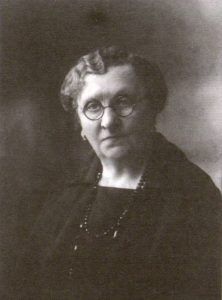 Emilija Vileišienė. Nuotr. iš kn.: Aničas, Jonas. Antanas ir Emilija Vileišiai: gyvenimo ir veiklos bruožai. – Vilnius, 1999, p. 1.