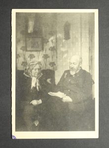 Žemaitė su Jonu Jablonskiu. 1912 m. Lietuvos nacionalinė Martyno Mažvydo biblioteka. Naudojimo teisės: PD. Nuotrauka iš ePaveldo