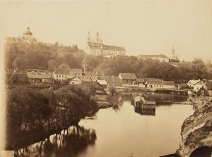 Albertas Sveikovskis. Paplaujos priemiestis ir Misionierių vienuolynas. 1861–1866 m. Šiaulių „Aušros“ muziejus. Naudojimo teisės: PD. Nuotrauka iš Europeanos