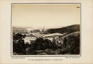 Vilhelmas Zacharčikas. Antakalnio priemiestis. Fotografija iš „Vilniaus albumo“. Nr. 28. Apie 1866 m. LNDM ED 199094. Lietuvos nacionalinis dailės muziejus. Naudojimo teisės: PD. Nuotrauka iš LIMIS