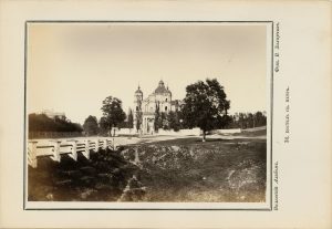 Vilhelmas Zacharčikas. Šv. Petro ir Povilo bažnyčia. Fotografija iš „Vilniaus albumo“. Nr. 31. Apie 1866 m. LNDM ED 199097. Lietuvos nacionalinis dailės muziejus. Naudojimo teisės: PD. Nuotrauka iš LIMIS