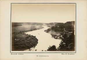 Vilhelmas Zacharčikas. Trinapolis. Fotografija iš „Vilniaus albumo“. Nr. 49. Apie 1866 m. LNDM ED 199115. Lietuvos nacionalinis dailės muziejus. Naudojimo teisės: PD. Nuotrauka iš LIMIS